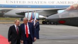 На Тръмп само бизнес му е в главата, на Путин - идеология, а Европа отива на фронта с една ръка зад гърба