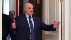 Лукашенко готви Беларус за военно положение, лети до Москва