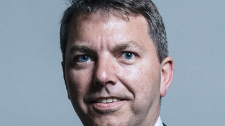 Британският консервативен политик Гарет Джонсън напусна правителството Той подава оставка