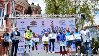 Министър Кралев награди победителите в шестото издание на Варненския маратон