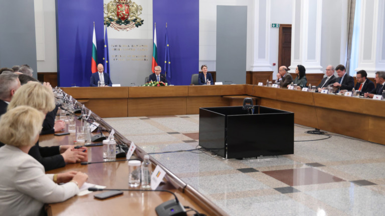 Денков се похвали пред посланици и ЕК как борим корупцията, свързана с Русия