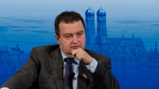 Македонският и сръбският министър на външните работи Никола Димитров и