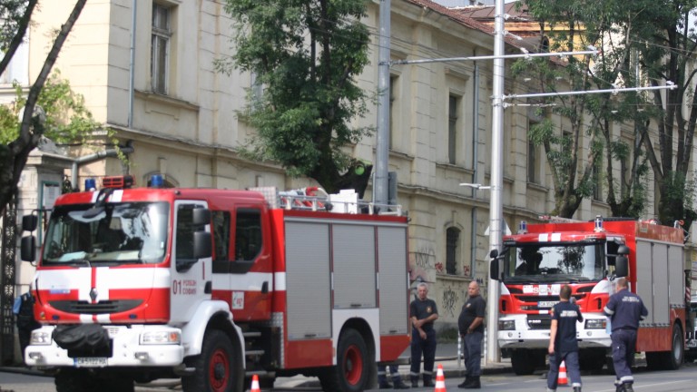 Три автомобила пламнаха в Пловдив