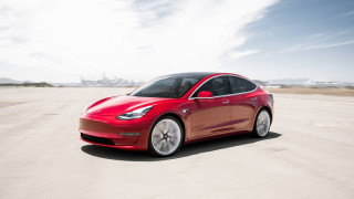 Tesla започна кампания из Европа за да представи своя Model