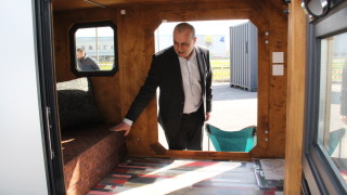 Проданов успокоява къмпингарите, че готви наново законовата уредба