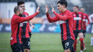 Локомотив София почти си гарантира оставането в Първа лига с