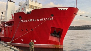Военен лекар отплава с полярния ни кораб към Антарктида