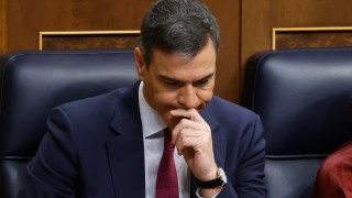 Испанският министър председател Педро Санчес отмени всички събития планирани за следващите