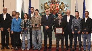 Весела Лечева присъства на награждаването на медалистите  в ските и сноуборда, удостоени с Почетния знак на президента