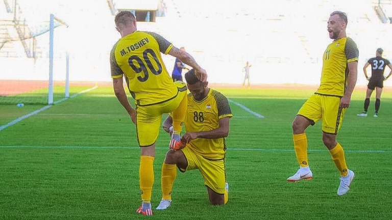Нов гол за Мартин Тошев при победа на Ал Ахед в Ливан