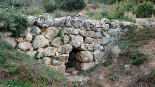 Сред живописните хълмове на Арголида в гръцката област Пелопонес се