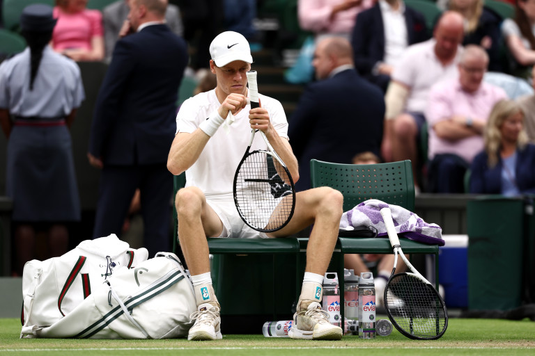 Яник Синер по време на четвъртфиналите на Wimbledon 2024