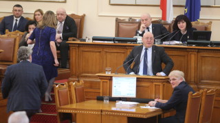 Трябва да отида да видя какво се случва с язовирите