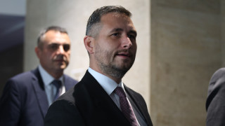 Делян Пеевски незабавно трябва да върне медала който получи от