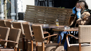 Със своята фасада с отлепени стени и стаи натъпкани с