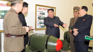 Севернокорейският лидер Ким Чен Ун по време на посещение в