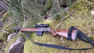 Иззеха незаконно оръжие и боен фар от бургаски ловци