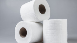 Един от най-големите вносители на тоалетна хартия на Острова трупа 600 тона запаси