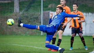 Централният защитник Хоакин Фернандес не успява да си намери нов