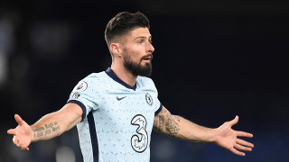 Техническият директор на Милан Паоло Малдини заяви че нападателят