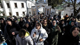 Напрежение и сблъсъци пред Киевско-Печорската лавра