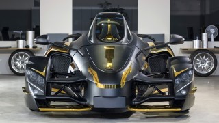 Българин със златен дизайн на автомобилното шоу в Лас Вегас