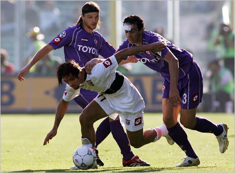 Милан и Сампдория искат капитана на Фиорентина