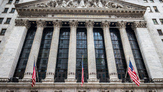 На технологичния индекс Nasdaq 100 му бяха нужни отне повече от