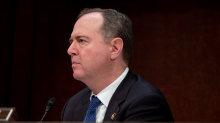 Двама високопоставени депутати от Камарата на представителите поискаха от ръководителя