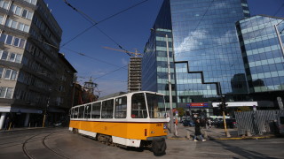 Коледен трамвай тръгва из София