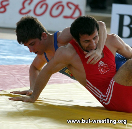 Българин срещу шампион от Лондон 2012 на старта на европейското
