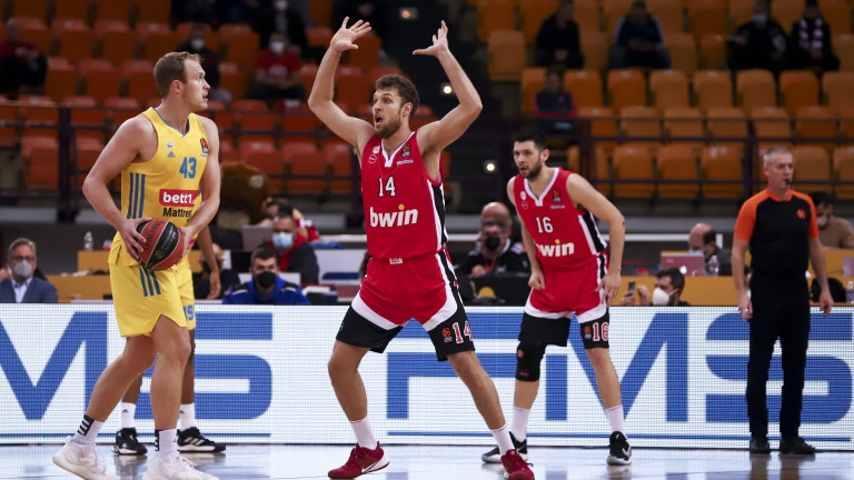 Най-добрият български баскетболист - Александър Везенков изрази щастието си от