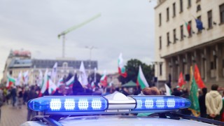 Протест, организиран от "Възраждане", се провежда пред НС и БНБ
