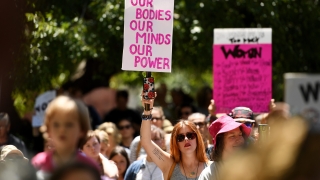 Хиляди жени протестираха срещу Тръмп в Австралия и Нова Зеландия 
