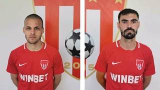 Царско село привлече двама нови футболисти съобщава сайтът на червените