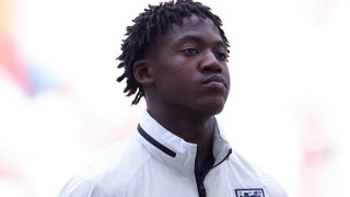 Полузащитникът на Англия Коби Мейну сподели че няма да може