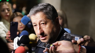 Втората по численост коалиция в Народното събрание Продължаваме промяната Демократична България