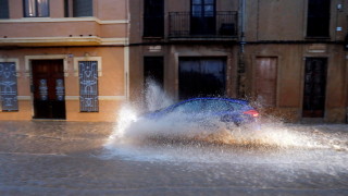 Тежки наводнения удариха Източна Испания съобщиха световните информационни агенции Засегнати
