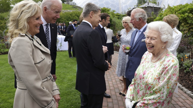 Джо Байдън покани кралица Елизабет II в Белия дом