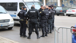 Продължава издирването на съобщава Нова телевизия В търсенето участват стотици полицаи