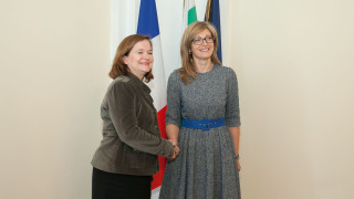 Вицепремиерът по правосъдната реформа и министър на външните работи Екатерина