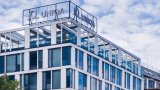 Австрийският застраховател Uniqa придоби бизнеса на френската застрахователната група AХА