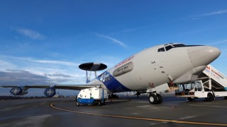 Два самолета за далечно радиолокационно откриване и управление АУАКС AWACS