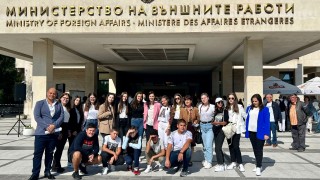 Дипломацията е кауза за защита на национални интереси кауза да