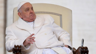 Папа Франциск в сряда каза че все още страда от