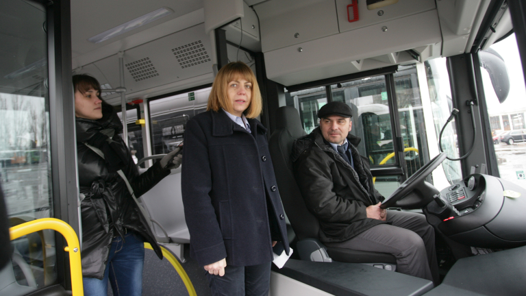 С автобус на работа по примера на столичния кмет