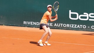 Петя Аршинкова на победа от държавен дубъл в тениса