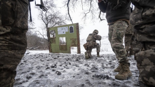Украинският президент Володимир Зеленски предупреди че според разузнавателни данни руските