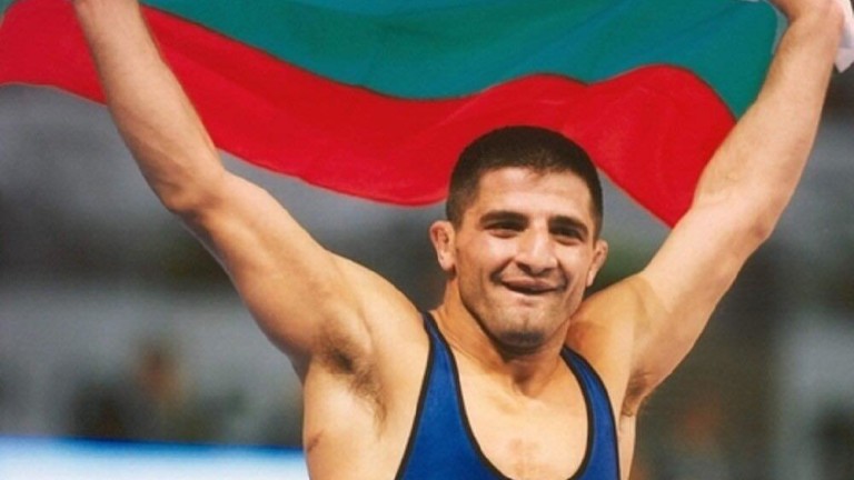 Двукратният олимпийски шампион Армен Назарян чества 50-годишен юбилей.
Носител е на