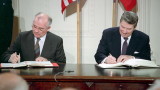 Горбачов: САЩ "лидерства", давайки глупав пример на другите